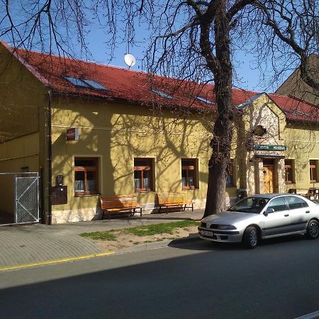 Apartmany Pod Kastany Kvasice Exteriör bild